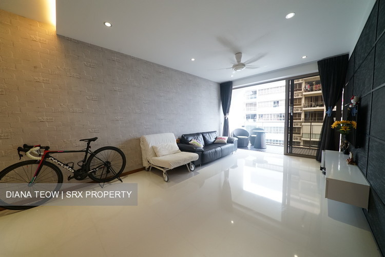 Waterfront Gold (D16), Condominium #180788582